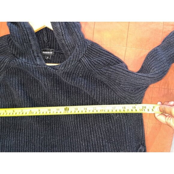 Torrid Black Braided Detail Knit Hooded Long sleeves Women's Sweater Size 0 (12) - Picture 6 of 8